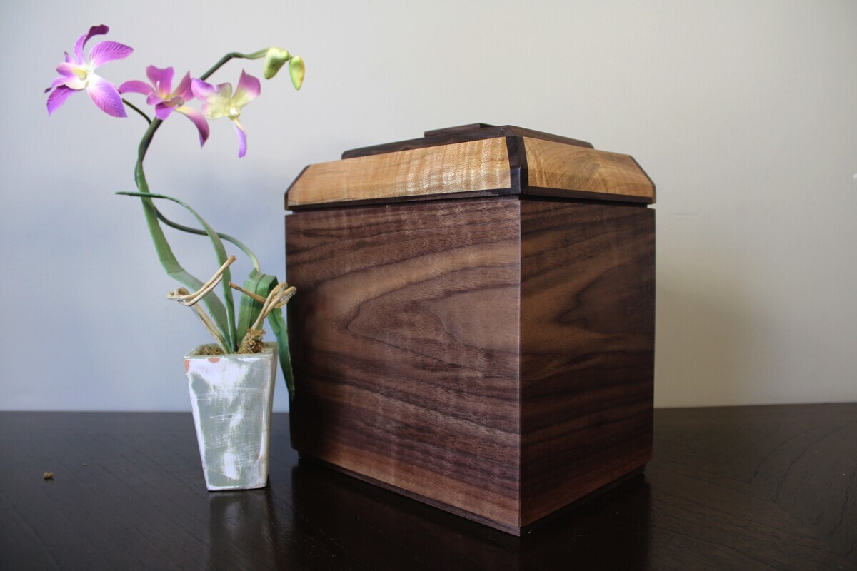 Black Walnut & Figured Maple with Receptacle
